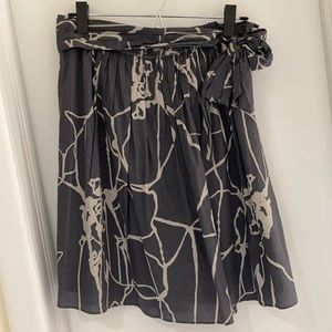 Calvin Klein Print Skirt (size 2)